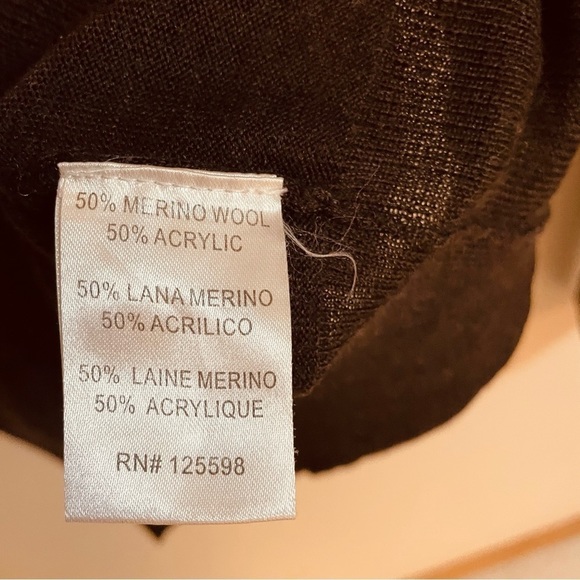 Ellen Tracy V-Neck Merino Wool Blend Light Weight Sweater Size L - Picture 4 of 4